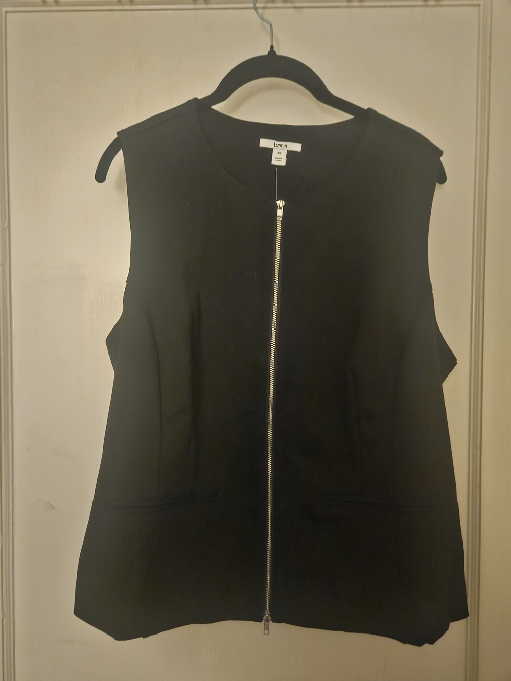 NWT- Bar III Black Sleeveless Zip-Front Vest